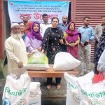 কাউনিয়ায় কৃষকদের মাঝে রোপা আমন ধানের বীজ ও রাসায়নিক সার বিতরণ