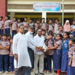 কালীগঞ্জে বাবরা সরকারি প্রাথমিক বিদ্যালয়ের শিক্ষার্থীদের হাতে ফুটবল তুলে দিলেন মেয়র প্রার্থী জহির হাসান মোহন